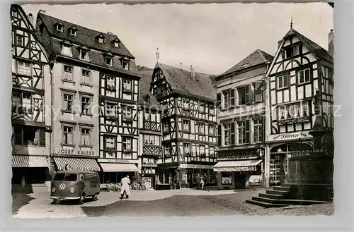 AK / Ansichtskarte Bernkastel Kues Marktplatz Fachwerkhaeuser Kat. Bernkastel Kues