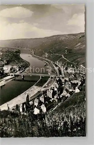 AK / Ansichtskarte Bernkastel Kues Moselpartie mit Burgruine Landshut Kat. Bernkastel Kues