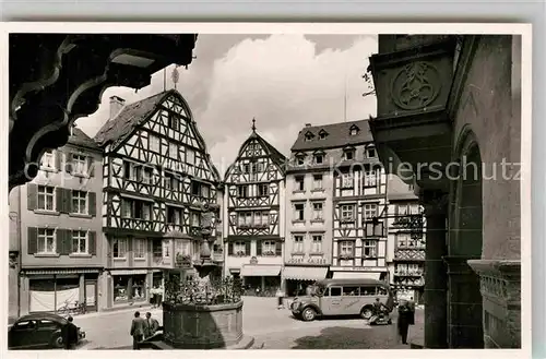 AK / Ansichtskarte Bernkastel Kues Marktplatz Brunnen Kat. Bernkastel Kues