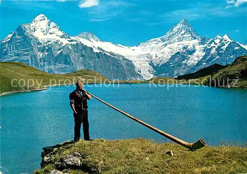 AK / Ansichtskarte Alphorn Alphornblaeser Bachalpsee Grindelwald Wetterhorn Schreckhorn  Kat. Musik