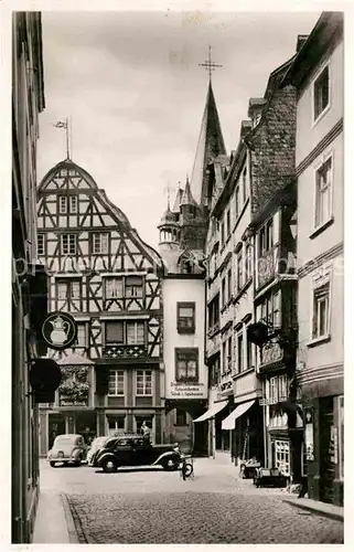 AK / Ansichtskarte Berncastel Bernkastel Kues Roemerstrasse Markt Fachwerk