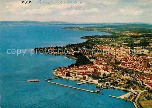 AK / Ansichtskarte Friedrichshafen Bodensee Hafen Fliegeraufnahme Kat. Friedrichshafen