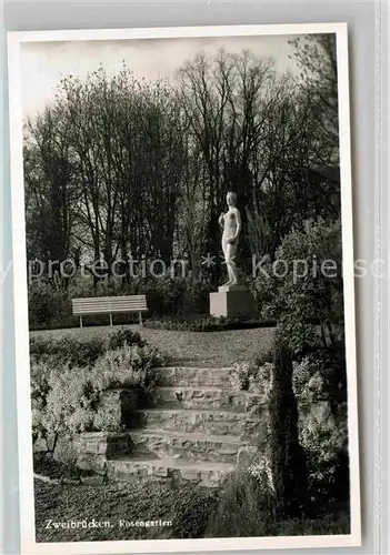 AK / Ansichtskarte Zweibruecken Rosengarten Statue Kat. Zweibruecken