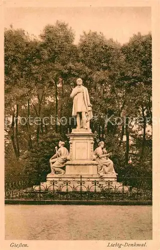 AK / Ansichtskarte Giessen Lahn Liebig Denkmal Kat. Giessen