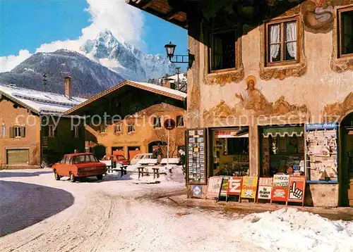 AK / Ansichtskarte Mittenwald Bayern Ortspartie mit Blick zum Wetterstein Fassadenmalerei Kat. Mittenwald