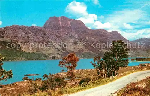 AK / Ansichtskarte Schottland Slioch and the road by Loch Maree Highlands Kat. Regionales