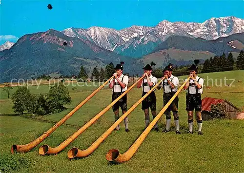 AK / Ansichtskarte Alphorn Alphornblaeser  Kat. Musik