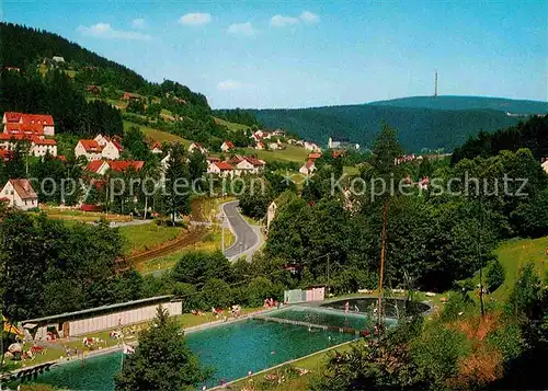 AK / Ansichtskarte Warmensteinach mit Schwimmbad und Ochsenkopf Kat. Warmensteinach Fichtelgebirge