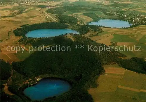 AK / Ansichtskarte Gemuenden Eifel Gemuendener Maar Weinfelder Maar Schalkenmehrener Maar Seen Fliegeraufnahme Kat. Schleiden