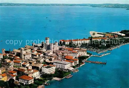 AK / Ansichtskarte Sirmione Lago di Garda Fliegeraufnahme Kat. Italien