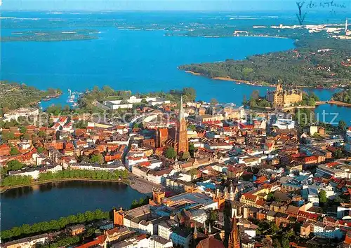 AK / Ansichtskarte Schwerin Mecklenburg Fliegeraufnahme Altstadt Pfaffenteich Dom Schloss Kat. Schwerin