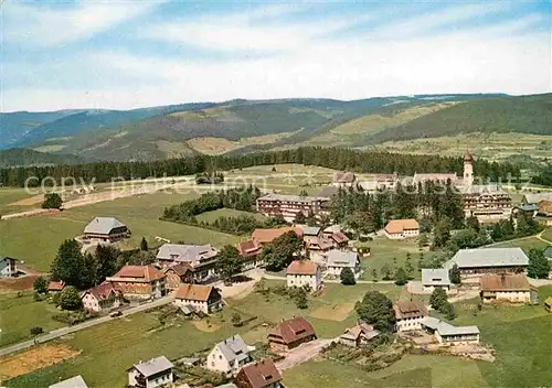 AK / Ansichtskarte Hoechenschwand Hoehenluftkurort Wintersportplatz im Schwarzwald Fliegeraufnahme Kat. Hoechenschwand