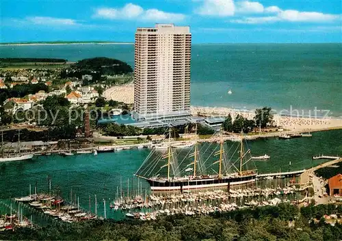 AK / Ansichtskarte Travemuende Ostseebad Fliegeraufnahme Kat. Luebeck