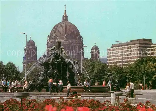 AK / Ansichtskarte Berlin Neptunbrunnen Dom  Kat. Berlin