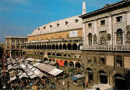 AK / Ansichtskarte Padova Piazza delle Erbe Markt Kat. Padova