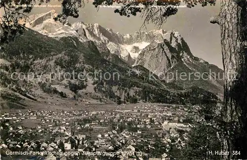 AK / Ansichtskarte Garmisch Partenkirchen Panorama Blick gegen Zugspitzgruppe Wettersteingebirge Kat. Garmisch Partenkirchen