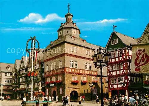 AK / Ansichtskarte Herborn Hessen Marktplatz Rathaus Fachwerkhaus Kat. Herborn