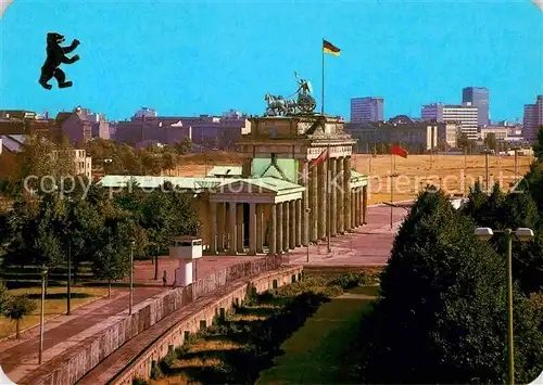 AK / Ansichtskarte Berlin Brandenburger Tor Ostberlin mit der Mauer Kat. Berlin