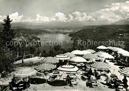 AK / Ansichtskarte Woerthersee Panorama Blick vom Pyramidenkogel Bergrestaurant Terrasse Kat. Oesterreich