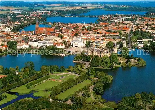 AK / Ansichtskarte Schwerin Mecklenburg Fliegeraufnahme Schlosspark Kreuzkanal Altstadt  Kat. Schwerin