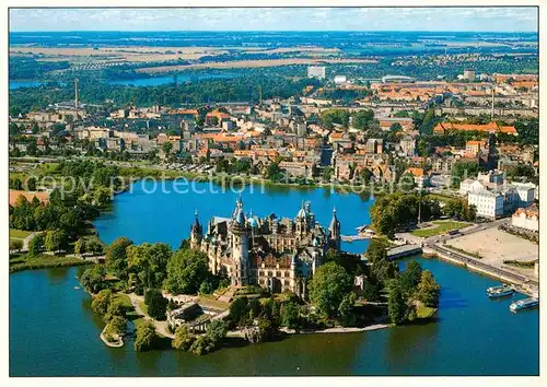 AK / Ansichtskarte Schwerin Mecklenburg Fliegeraufnahme Schloss  Kat. Schwerin