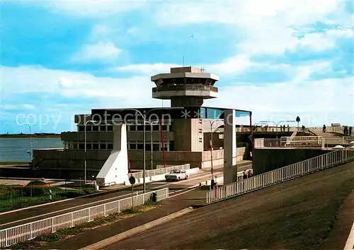 AK / Ansichtskarte Eidersperrwerk Hauptgebaeude mit Klappbruecke Kat. Wesselburenerkoog