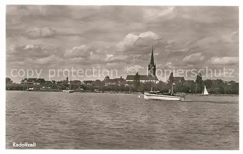 AK / Ansichtskarte Radolfzell Bodensee Muenster Boote Panorama Kat. Radolfzell am Bodensee