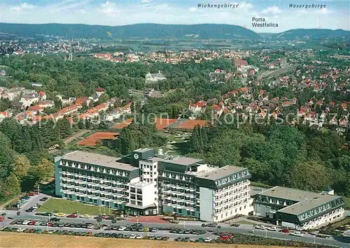 AK / Ansichtskarte Bad Oeynhausen Weserklinik Wiehengebirge Porta Westfalica Wesergebirge Fliegeraufnahme Kat. Bad Oeynhausen