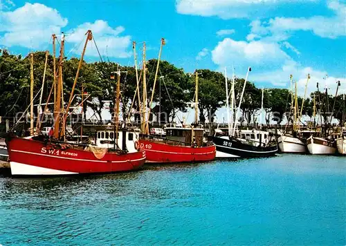 AK / Ansichtskarte Fischerei Fischkutter Hafen Wyk Foehr  Kat. Handwerk