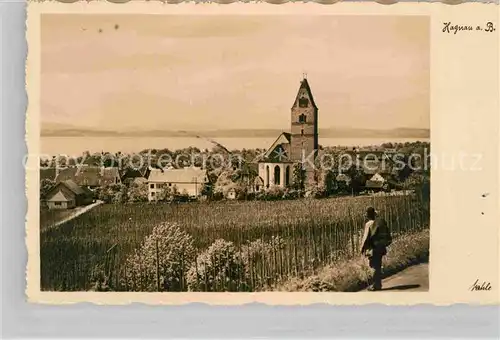 AK / Ansichtskarte Hagnau Bodensee Kirche Wanderer Kat. Hagnau am Bodensee