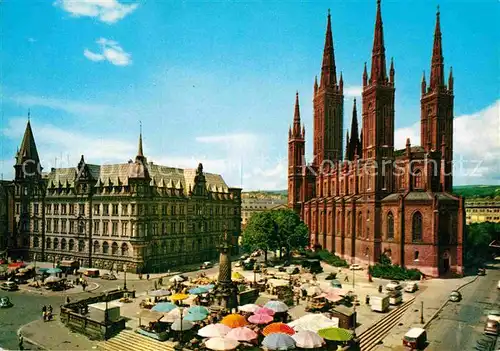 AK / Ansichtskarte Wiesbaden Marktplatz mit Rathaus und Kirche Kat. Wiesbaden