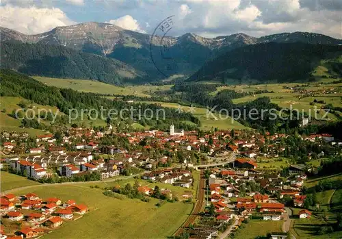 AK / Ansichtskarte Oberstaufen mit Hochgrat und Rindalphorn Allgaeuer Alpen Fliegeraufnahme Kat. Oberstaufen