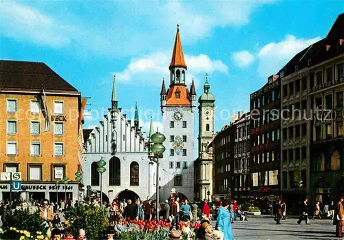 AK / Ansichtskarte Muenchen Marienplatz mit Altem Rathaus Heiliggeistkirche Kat. Muenchen