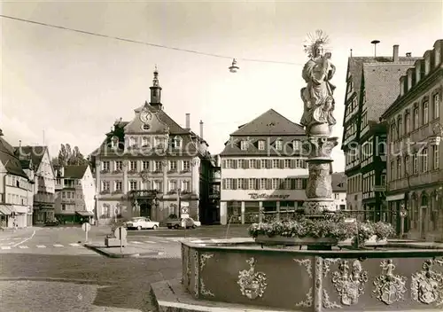 AK / Ansichtskarte Schwaebisch Gmuend Rathaus Marienbrunnen Kat. Schwaebisch Gmuend