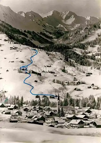 AK / Ansichtskarte Riezlern Kleinwalsertal Vorarlberg mit Parsennlift Ochsenhoferscharte und Gruenhorn Winterpanorama Alpen Kat. Mittelberg