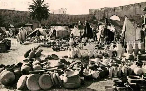 AK / Ansichtskarte Toepfern Marche aux Poteries Maroc  Kat. Handwerk