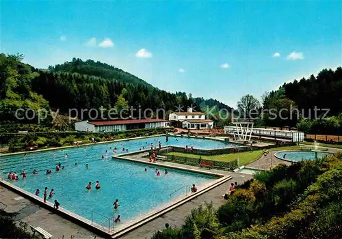 AK / Ansichtskarte Lindenfels Odenwald Schwimmbad Kurort im Naturpark Bergstrasse Kat. Lindenfels