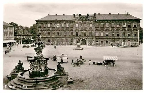 AK / Ansichtskarte Erlangen Schloss Brunnen Marktplatz Kat. Erlangen