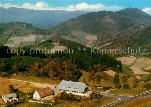 AK / Ansichtskarte Oberprechtal Hoehengasthaus Pension Landwassereck Schwarzwald Fliegeraufnahme Kat. Elzach