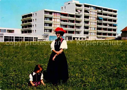 AK / Ansichtskarte Dittishausen Ferienzentrum mit Frau in Tracht Kat. Loeffingen