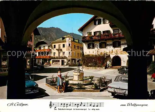 AK / Ansichtskarte St Gilgen Wolfgangsee Marktplatz mit Mozartbrunnen