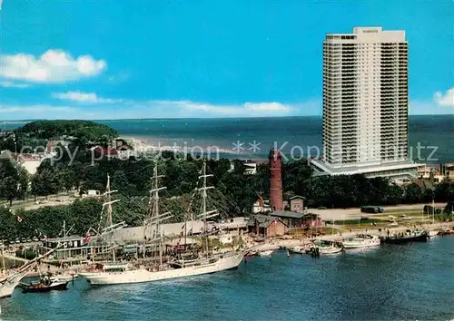 AK / Ansichtskarte Travemuende Ostseebad Maritim Hotel Dreimaster Segelschiff Fliegeraufnahme Kat. Luebeck