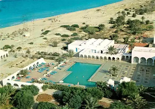 AK / Ansichtskarte Jerba Hotel les Sirenes La Piscine et la Plage Fliegeraufnahme