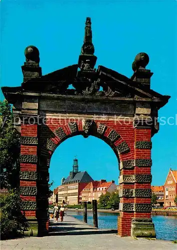 AK / Ansichtskarte Emden Ostfriesland Stadttor und Rathaus Kat. Emden