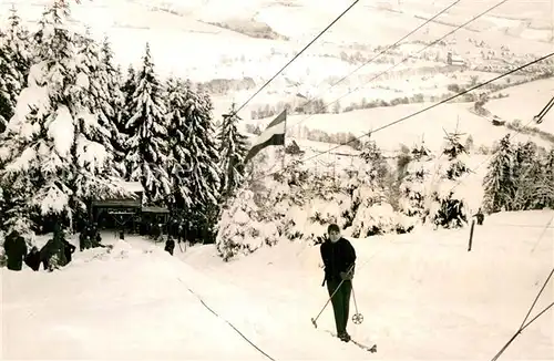 AK / Ansichtskarte Zueschen Sauerland Skifahrer Kat. Winterberg