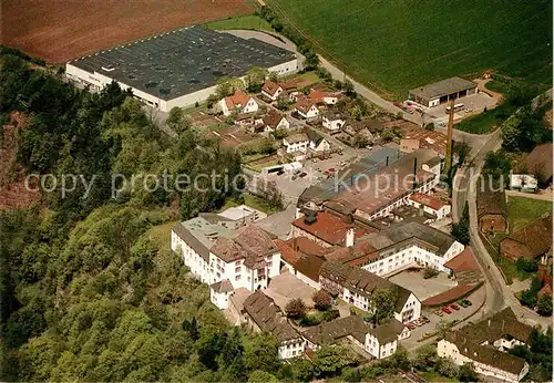 AK / Ansichtskarte Fuerstenberg Weser Schloss Werksanlagen Porzellanmanufaktur Fliegeraufnahme Kat. Fuerstenberg