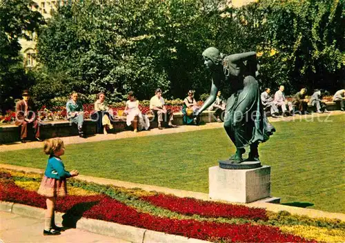 AK / Ansichtskarte Duesseldorf Ballwerferin Statue Kat. Duesseldorf