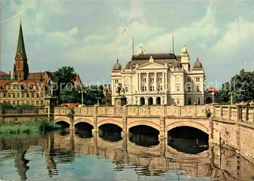 AK / Ansichtskarte Schwerin Mecklenburg Staatstheater und Dom Bruecke Kat. Schwerin