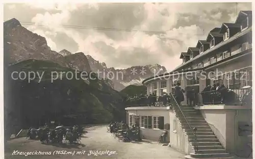 AK / Ansichtskarte Kreuzeckhaus mit Zugspitze Kat. Garmisch Partenkirchen