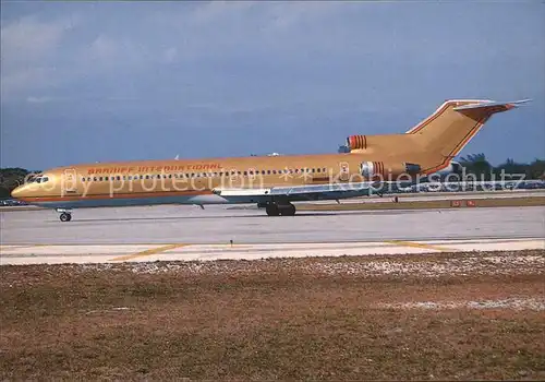 AK / Ansichtskarte Flugzeuge Zivil Braniff International Boeing 727 225 N8857E c n 20619 902 Kat. Airplanes Avions